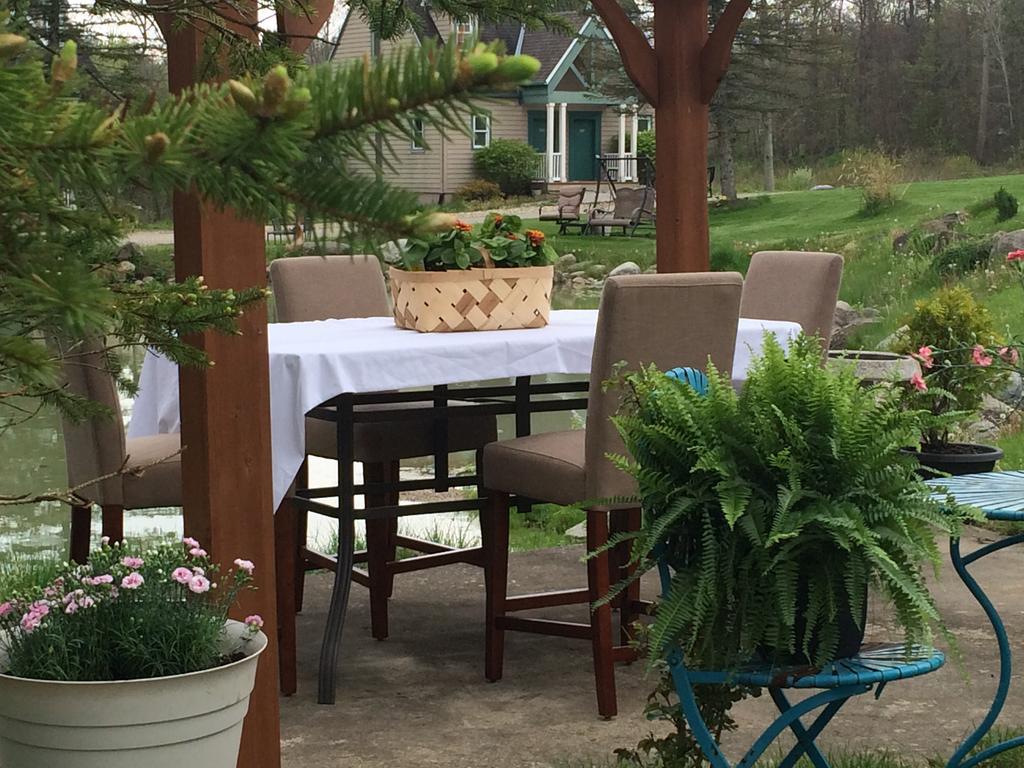 Spruce Hill Inn & Cottages Mansfield Εξωτερικό φωτογραφία