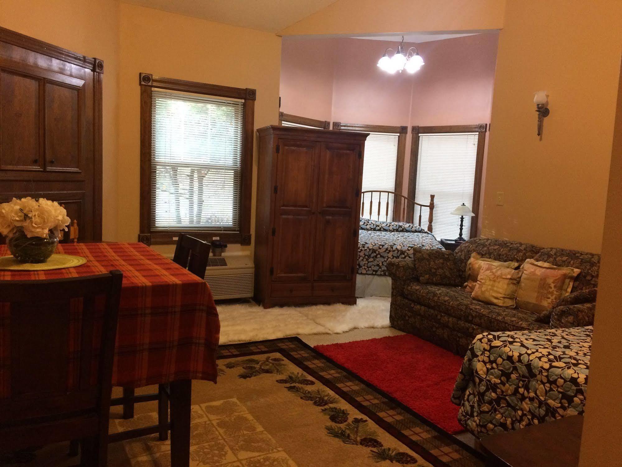 Spruce Hill Inn & Cottages Mansfield Εξωτερικό φωτογραφία